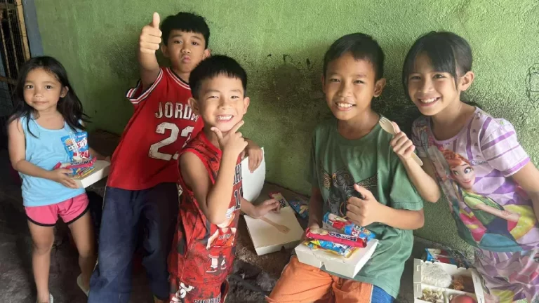 セブ市内　キオット地域のアッパー ヤティにある広場