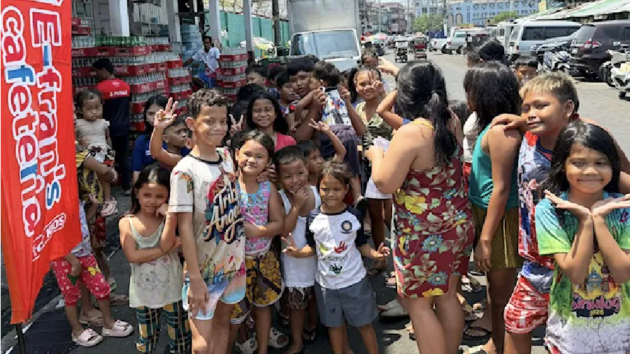 セブ市内　カルボンマーケットの端