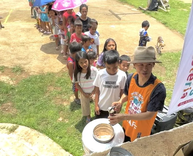 笑顔の食事5